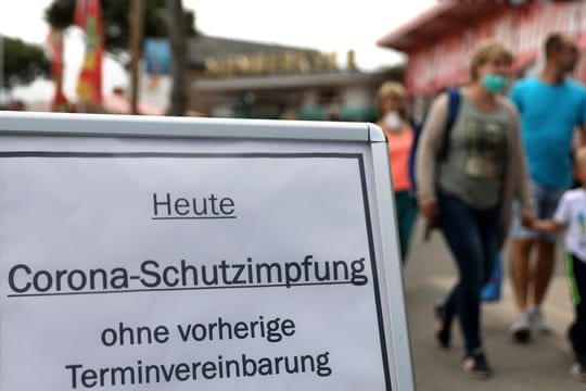 Wer freiwillig ohne Impfung bleibt, muss im Fall einer Quarantäne zunehmend auf Lohnfortzahlung verzichten.