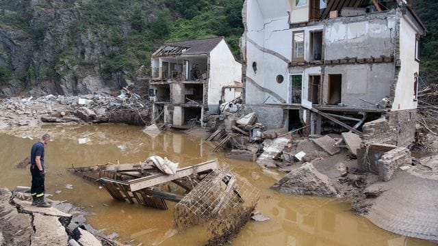 Ein nach der Hochwasserkatastrophe völlig zerstörtes Haus im rheinland-pfälzischen Mayschoß. Ein nach der Hochwasserkatastrophe völlig zerstörtes Haus im rheinland-pfälzischen Mayschoß.