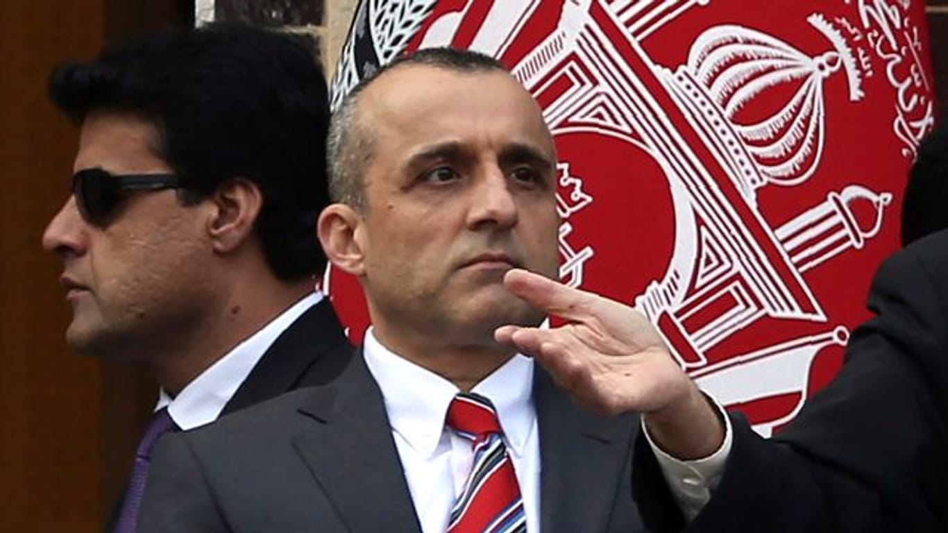 Amrullah Saleh (mitte), ehemaliger Vizepräsident von Afghanistan.