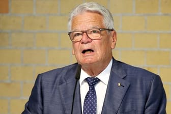 Ex-Bundespräsident Joachim Gauck hat Impfgegner scharf angegriffen.