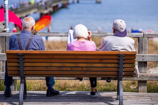 Rentner in Deutschland erwartet im kommenden Jahr eine "ordentliche" Erhöhung ihrer Bezüge.