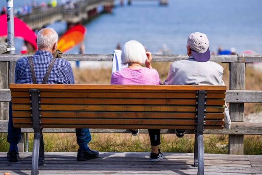 Rentner in Deutschland erwartet im kommenden Jahr eine "ordentliche" Erhöhung ihrer Bezüge.