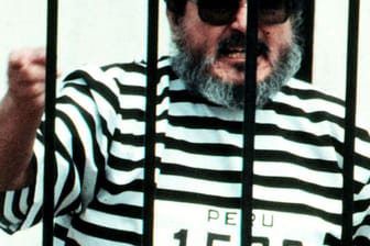 Im September 1992 schreit Abimael Guzman, der Gründer und Anführer der Guerillabewegung Leuchtender Pfad, in einer Gefängniszelle, nachdem er in Lima, Peru, gefangen genommen wurde.