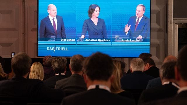Olaf Scholz, Annalena Baerbock und Armin Laschet lieferten sich beim TV-Triell teilweise einen scharfen Schlagabtausch. Olaf Scholz, Annalena Baerbock und Armin Laschet lieferten sich beim TV-Triell teilweise einen scharfen Schlagabtausch.
