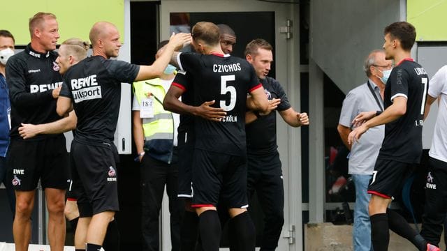 Gefeierter Kölner in Freiburg: Anthony Modeste (M).