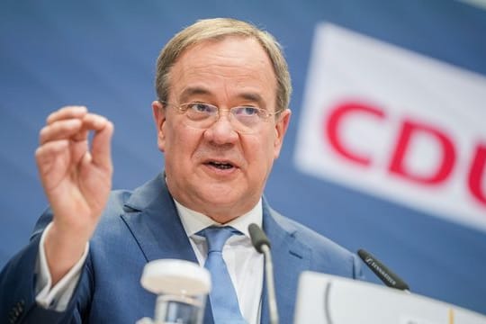 Unions-Kanzlerkandidat Armin Laschet stellt nach den Gremiensitzungen seiner Partei im Konrad-Adenauer-Haus das "Sofortprogramm" für die Bundestagswahl vor.
