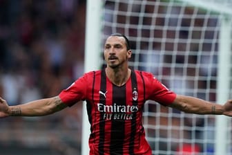 Kaum zurück erzielt er wieder Tore: Zlatan Ibrahimovic vom AC Mailand jubelt nach einem Treffer.