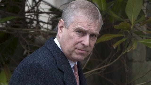 Der britische Prinz Andrew will gegen die Zivilklage anfechten, die ihm Missbrauch vorwirft. Der britische Prinz Andrew will gegen die Zivilklage anfechten, die ihm Missbrauch vorwirft.