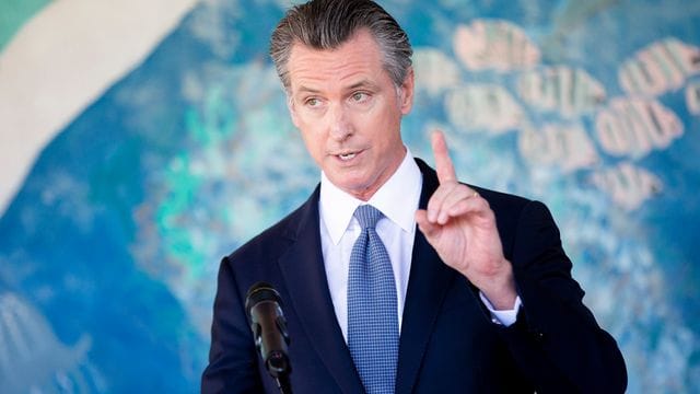 Umfragen sagen für Gavin Newsom eine ausreichende Mehrheit voraus. Umfragen sagen für Gavin Newsom eine ausreichende Mehrheit voraus.