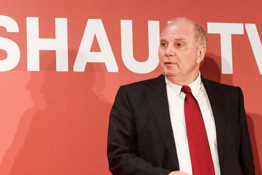 "Eigentlich pleite": Für Uli Hoeneß ist der FC Barcelona kein Vorbild mehr.