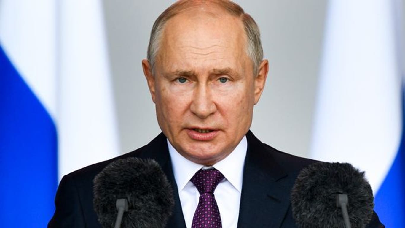 Der russische Präsident Wladimir Putin will vorerst nur online an Konferenzen teilnehmen.