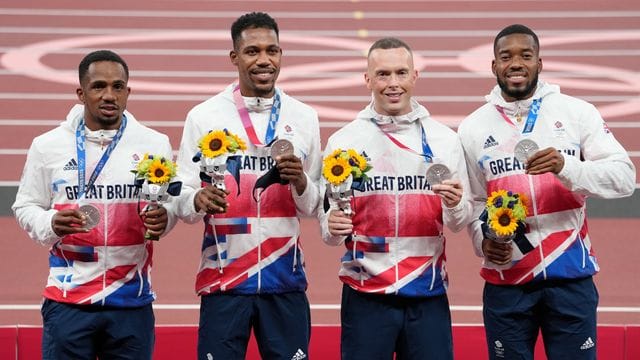 Wegen der positiven Dopingprobe von Chijindu Ujah (l-r) verlieren wohl auch Zharnel Hughes, Richard Kilty und Nethaneel Mitchell-Blake ihre Medaille.