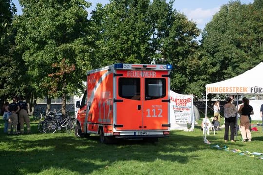 Im Berliner Regierungsviertel befinden sich mehrere Klimaaktivisten seit Tagen in einem Hungerstreik.