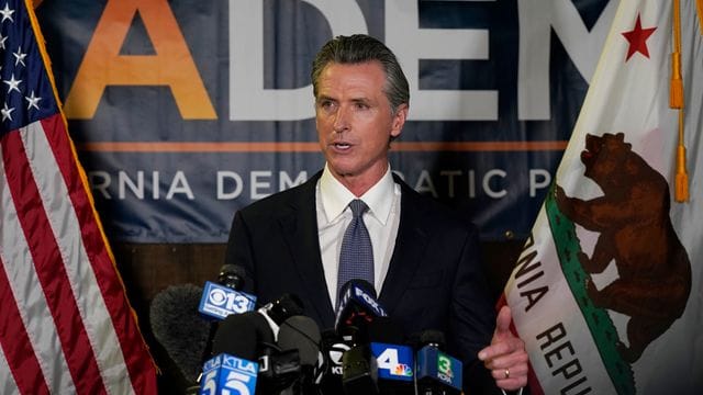 Der kalifornische Gouverneur Gavin Newsom bleibt im Amt.