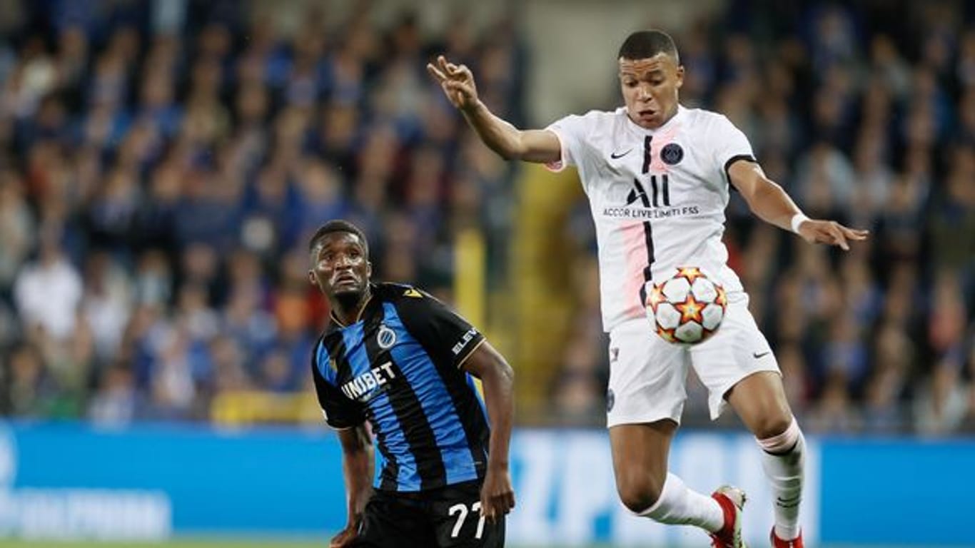 Müsste in Brügge zur Halbzeit ausgewechselt werden: PSG-Star Kylian Mbappé (r). Müsste in Brügge zur Halbzeit ausgewechselt werden: PSG-Star Kylian Mbappé (r).