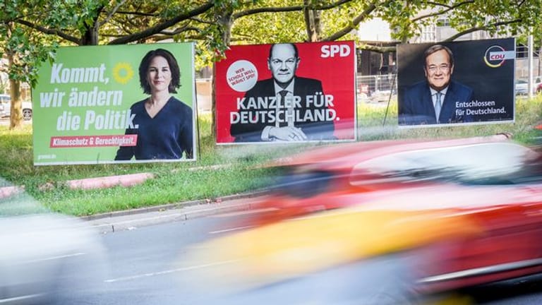 Wer wird neue(r) Kanzlerin oder Kanzler: Annalena Baerbock (Grüne), Olaf Scholz (SPD) oder Armin Laschet (Union)?.