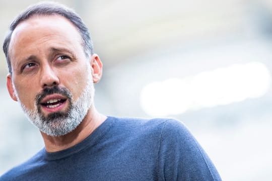 Stuttgarts Trainer Pellegrino Matarazzo bedauert den Abschied von Thomas Hitzlsperger.