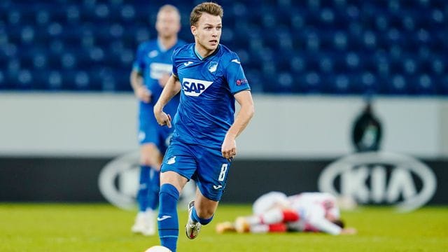Dennis Geiger hat seinen Vertrag bei der TSG 1899 Hoffenheim bis zum 30. Dennis Geiger hat seinen Vertrag bei der TSG 1899 Hoffenheim bis zum 30.