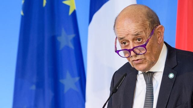 Der Außenminister von Frankreich, Jean-Yves Le Drian, sieht das Verhältnis innerhalb der Nato belastet. Der Außenminister von Frankreich, Jean-Yves Le Drian, sieht das Verhältnis innerhalb der Nato belastet.