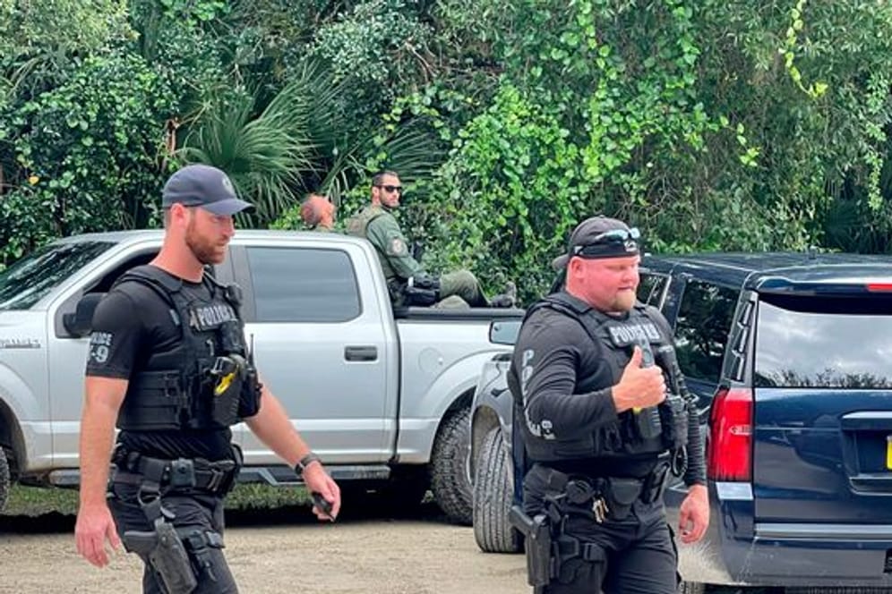 Polizisten suchen im weitläufigen Carlton Reserve in Sarasota, Florida nach dem Freund von Gabrielle "Gabby" Petito.