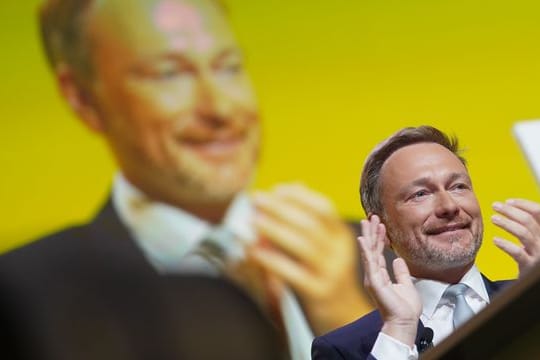 FDP-Chef Christian Lindner attackiert im Wahlkampf auch die Union.