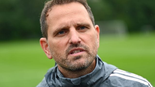 Der sportliche Leiter Nationalmannschaften, Joti Chatzialexiou, will das U21-Trainerteam halten. Der sportliche Leiter Nationalmannschaften, Joti Chatzialexiou, will das U21-Trainerteam halten.
