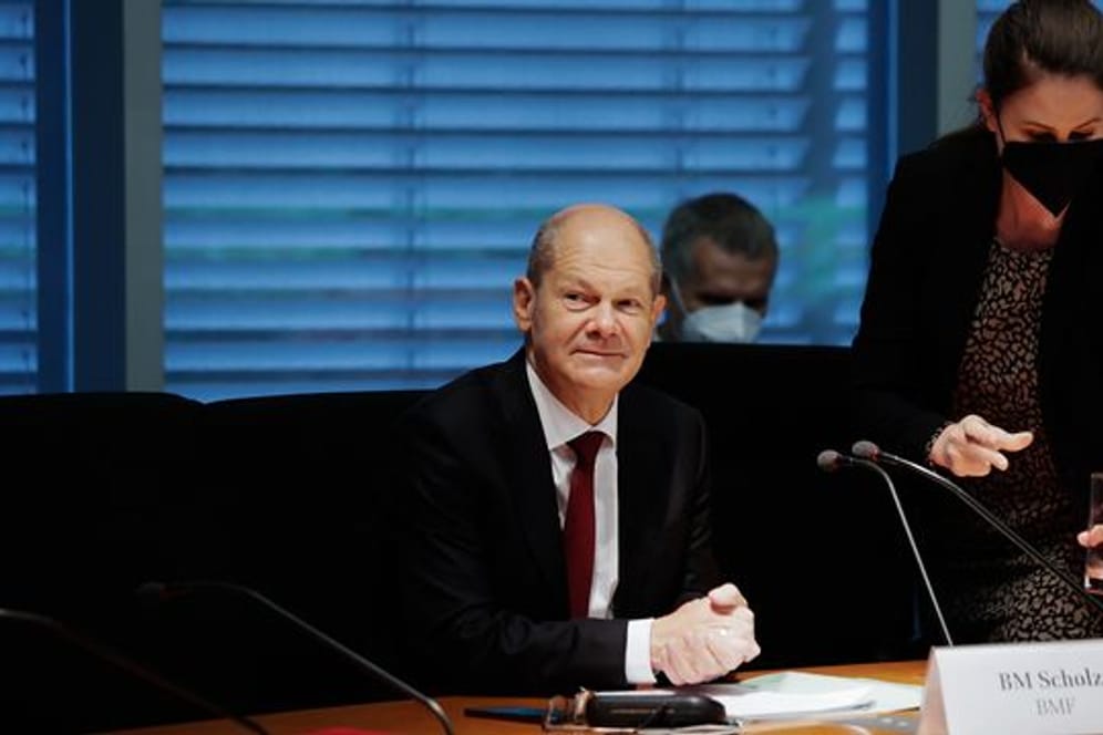 Olaf Scholz im Finanzausschuss des Bundestages.