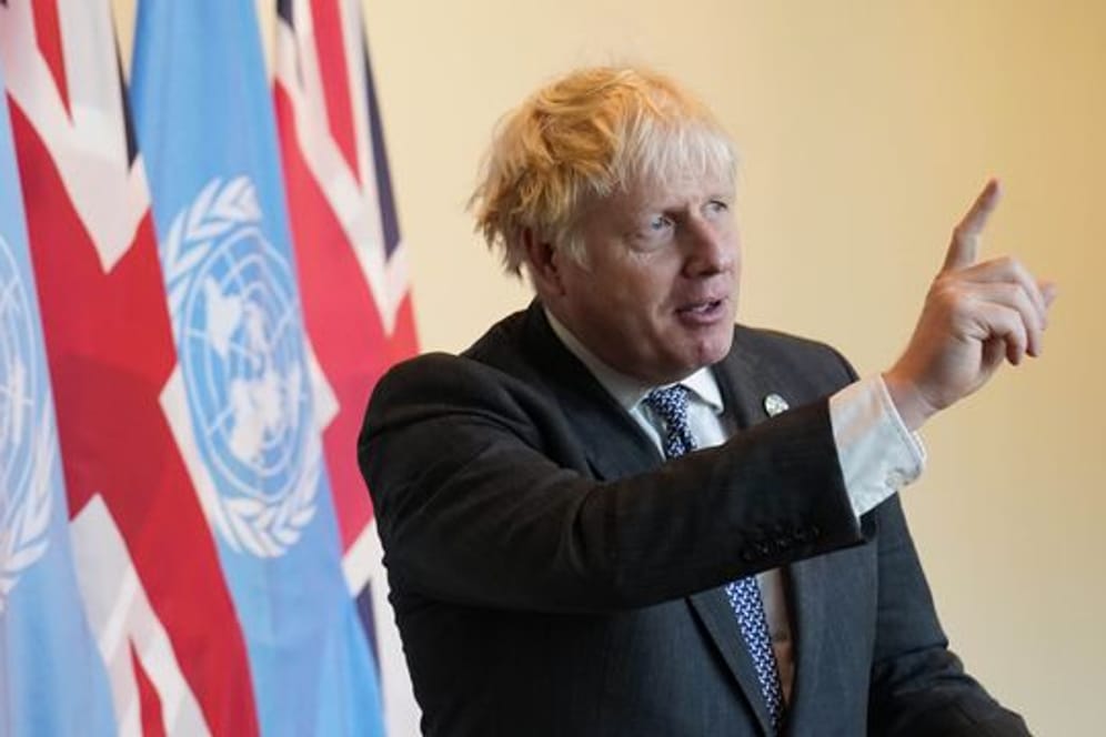 Der britische Premier Boris Johnson spricht im Hauptquartier der Vereinten Nationen in New York zu Journalisten.