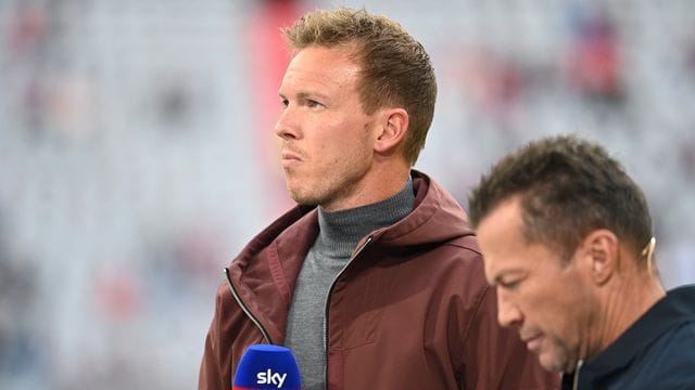 Bei seinem Trainer-Ranking hat Experte Lothar Matthäus dem neuen Bayern-Coach Julian Nagelsmann (l) mit einer Eins bewertet. Bei seinem Trainer-Ranking hat Experte Lothar Matthäus dem neuen Bayern-Coach Julian Nagelsmann (l) mit einer Eins bewertet.