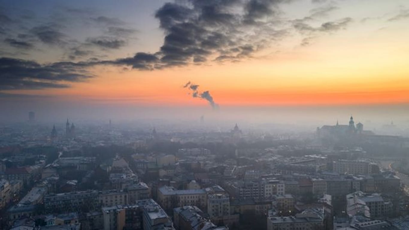 Smog ist über der Stadt Krakau zu sehen.