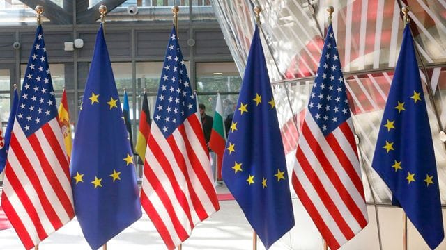 Das Verhältnis zwischen der EU und den USA wird durch den geplatzten U-Boot-Deal belastet. Das Verhältnis zwischen der EU und den USA wird durch den geplatzten U-Boot-Deal belastet.