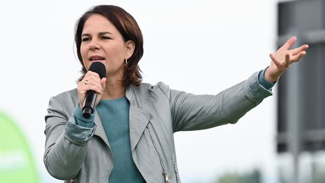 Grünen-Kanzlerkandidatin Annalena Baerbock bei einer Wahlkampfveranstaltung. Grünen-Kanzlerkandidatin Annalena Baerbock bei einer Wahlkampfveranstaltung.