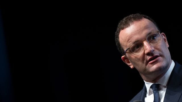 "Wir sind noch nicht durch": Bundesgesundheitsminister Jens Spahn. "Wir sind noch nicht durch": Bundesgesundheitsminister Jens Spahn.