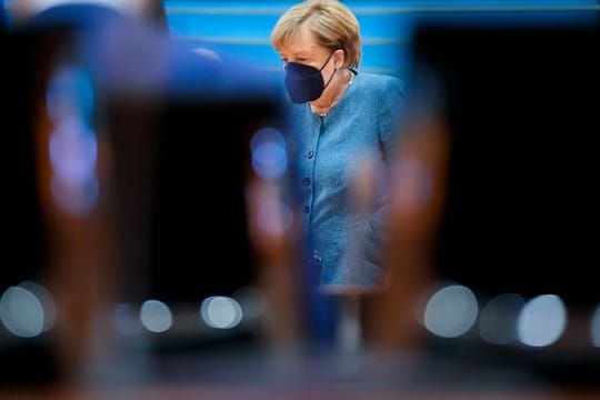Bundeskanzlerin Angela Merkel (CDU) kommt zur letzten Kabinettssitzung der Bundesregierung vor der Bundestagswahl im Kanzleramt.