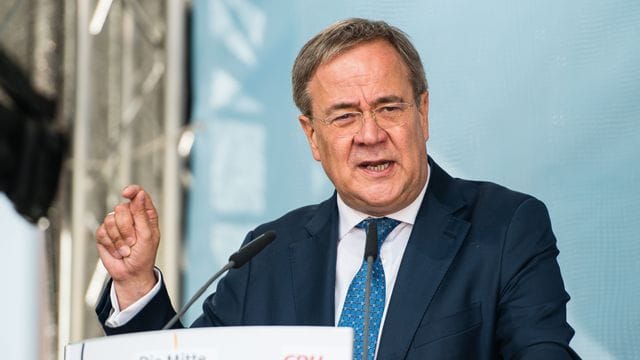 CDU-Kanzlerkandidat Armin Laschet spricht bei einer Wahlkampfveranstaltung. CDU-Kanzlerkandidat Armin Laschet spricht bei einer Wahlkampfveranstaltung.