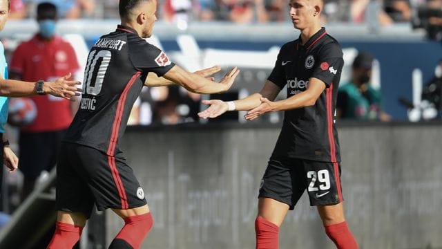Frankfurt muss eventuell auf Jesper Lindström (r) verzichten.