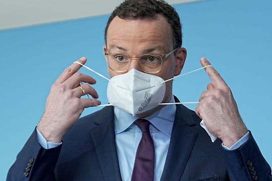 Gesundheitsminister Spahn mahnt zur stärkeren Kontrollen von 3G-Nachweisen an.