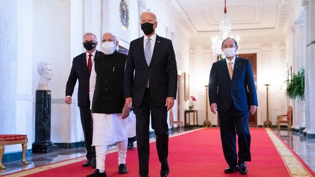 US-Präsident Joe Biden empfängt die Ministerpräsidenten von Australien, Indien und Japan, Scott Morrison (l), Narendra Modi (2. US-Präsident Joe Biden empfängt die Ministerpräsidenten von Australien, Indien und Japan, Scott Morrison (l), Narendra Modi (2.