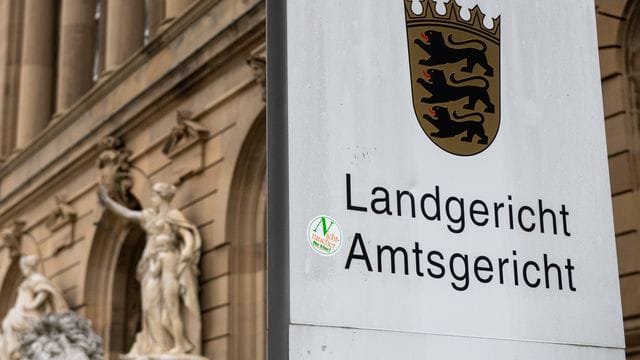 Das Landgericht Ulm verurteilte einen 45-Jährigen wegen sexuellen Missbrauchs. Das Landgericht Ulm verurteilte einen 45-Jährigen wegen sexuellen Missbrauchs.
