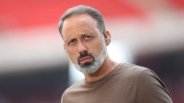 Fordert gegen den VfL Bochum einen Sieg zu holen: Stuttgarts Trainer Pellegrino Matarazzo. Fordert gegen den VfL Bochum einen Sieg zu holen: Stuttgarts Trainer Pellegrino Matarazzo.
