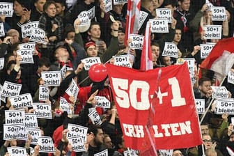 Freiburger Fans bekennen sich zum Erhalt der 50+1-Regel.