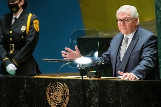 Bundespräsident Frank-Walter Steinmeier spricht in der 76.