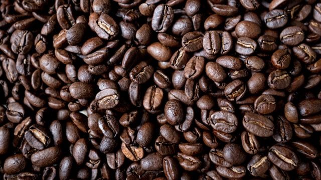 Kaffee ist der Deutschen liebstes Getränk - der Pro-Kopf-Verbrauch lag 2020 bei durchschnittlich 168 Litern.