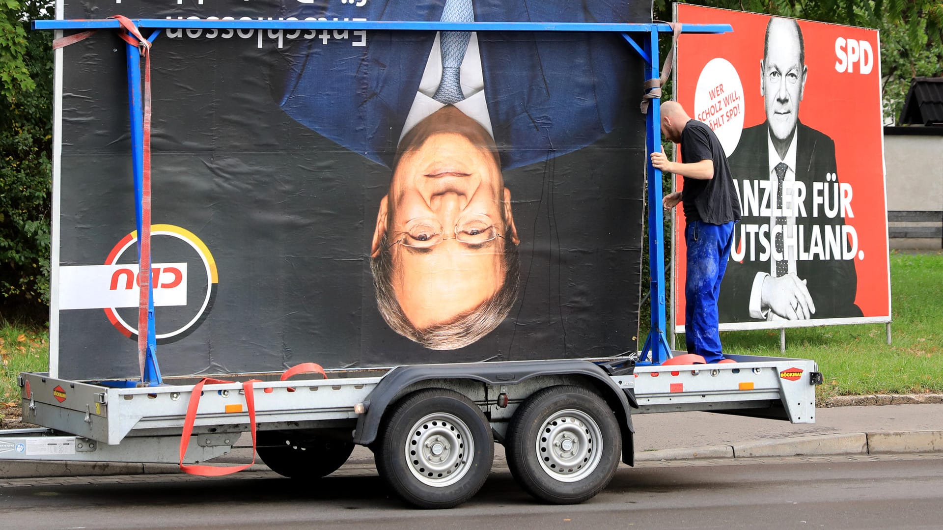 Derzeit steht vor allem die CDU Kopf: Abbau von Wahlplakaten in dieser Woche.