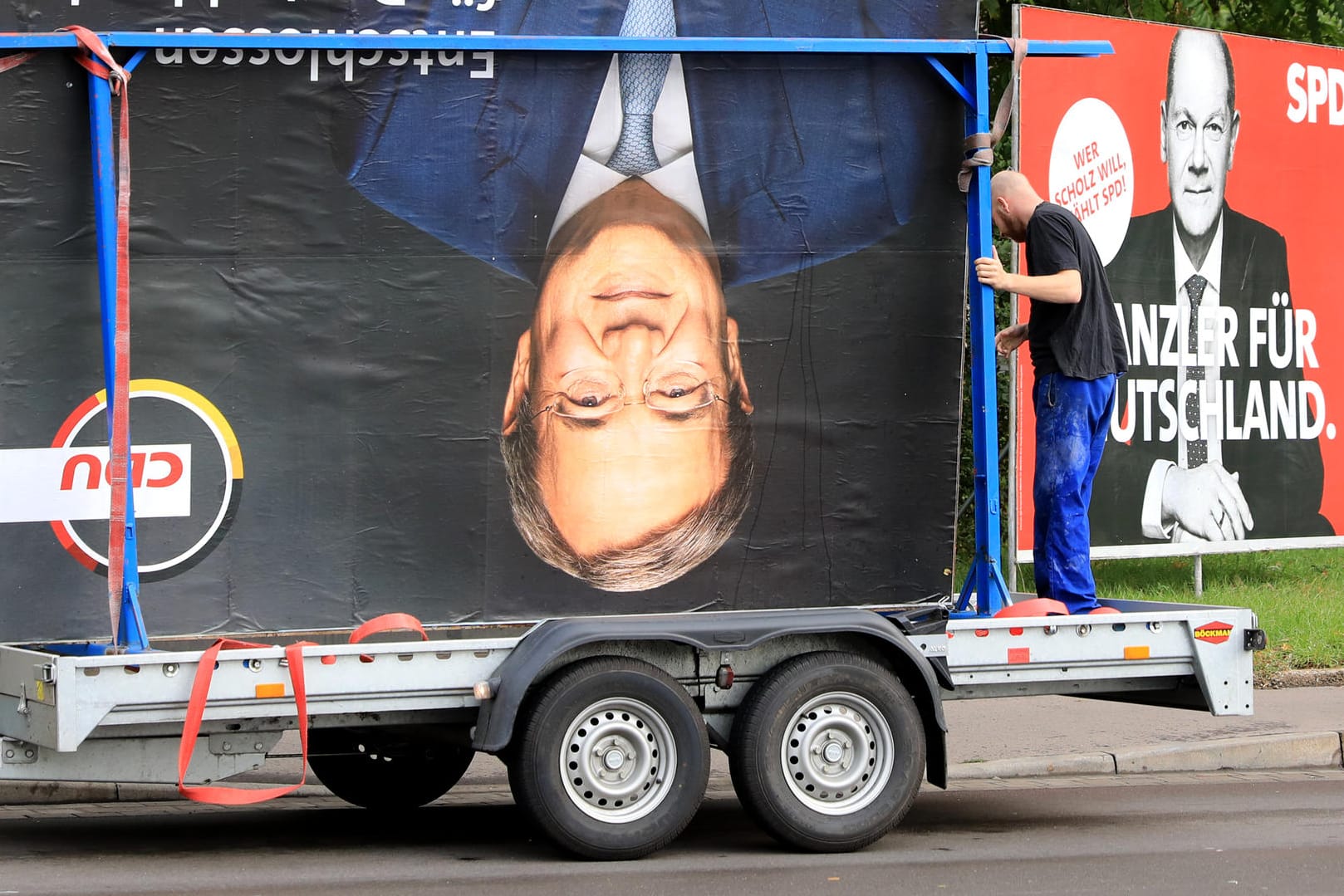 Derzeit steht vor allem die CDU Kopf: Abbau von Wahlplakaten in dieser Woche.