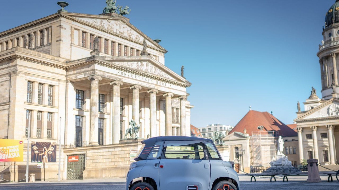 Bewarb früher Renault seinen Kleinwagen R5 als kleinen Freund, ist der Citroën Ami heute nochmal eine Spur kleiner.