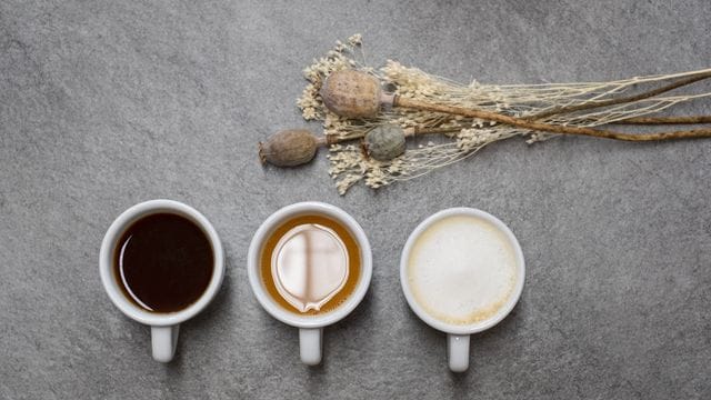 Ob schwarz, mit Milch oder etwas Schaum: Damit ein Kaffee wirklich gelingt, sollte man einiges bei der Zubereitung beachten.