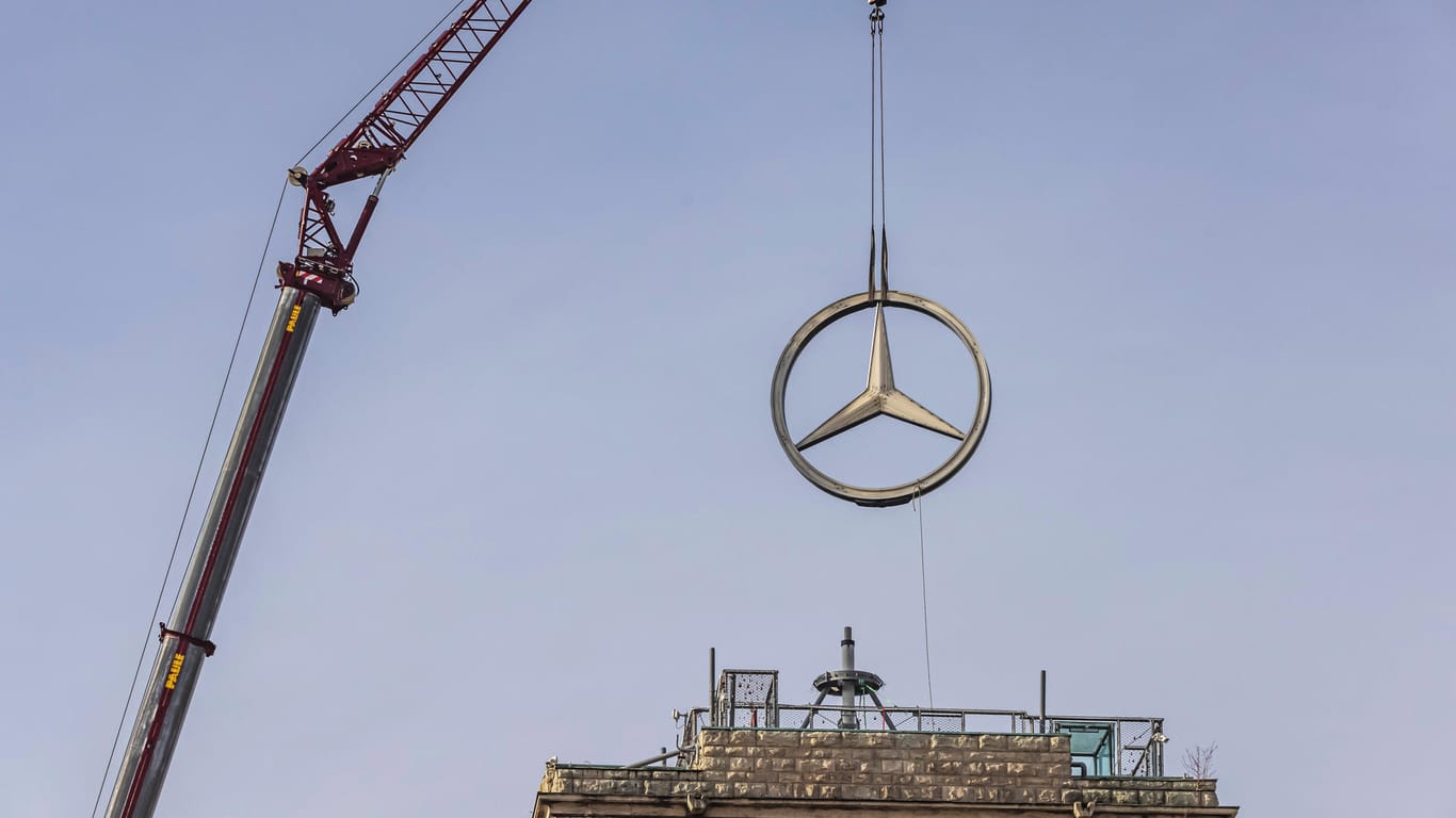 Der Umbau kann beginnen (Symbolbild): Die Anteilseigner haben für die Aufspaltung von Daimler gestimmt.