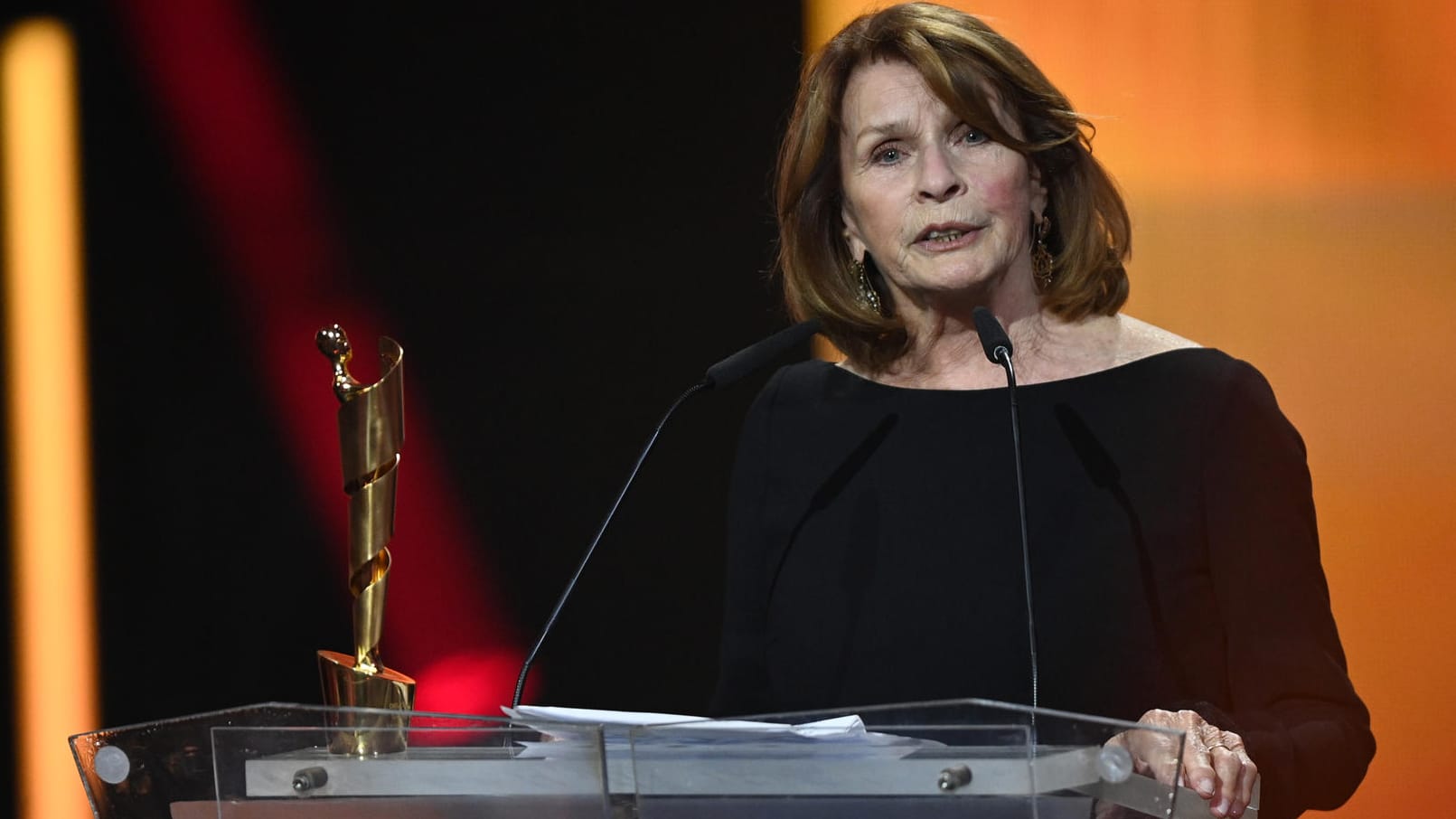 Senta Berger: Die Schauspielerin und Preisträgerin des Ehrenpreises spricht bei der Verleihung des Deutschen Filmpreises 2021 "Lola".