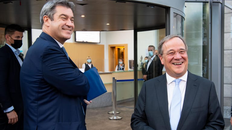 Markus Söder und Armin Laschet bei der Feier zum 80.Geburtstag von Edmund Stoiber: Der Streit innerhalb der Union geht auch nach der Wahl weiter.